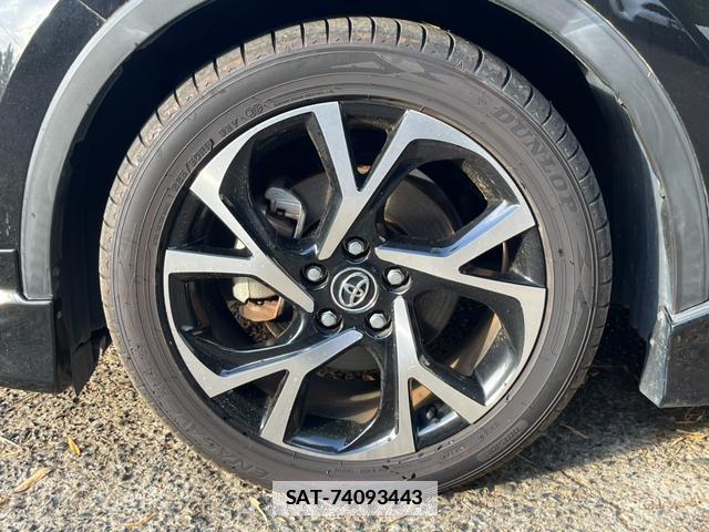 Toyota C-HR 2017-10 7800069-17
