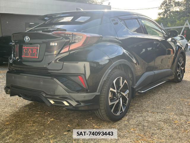 Toyota C-HR 2017-10 7800069-5