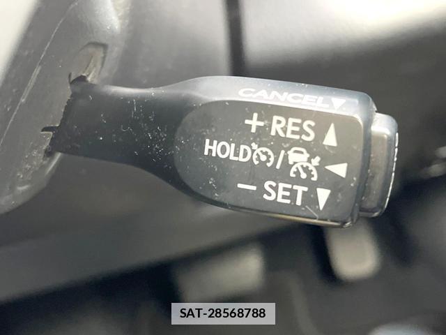 Toyota C-HR 2017-07 7800233-5
