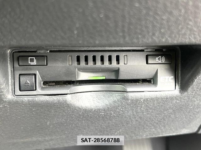 Toyota C-HR 2017-07 7800233-6