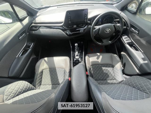 Toyota C-HR 2022-01 7801751-11