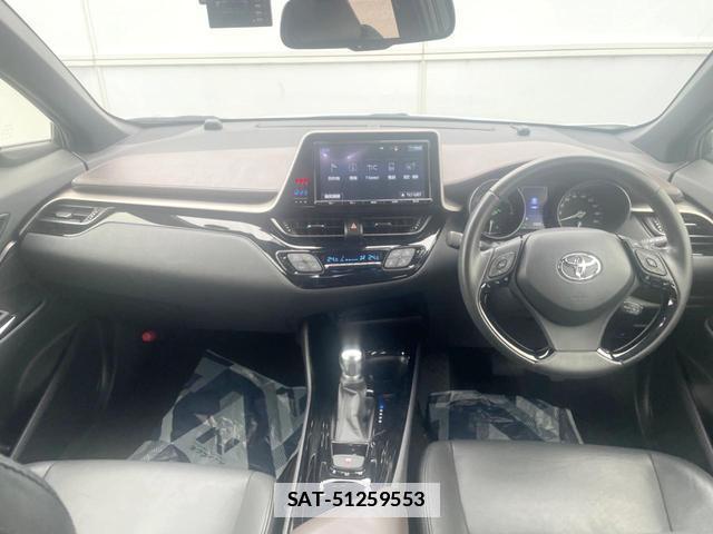 Toyota C-HR 2017-01 7804087-1