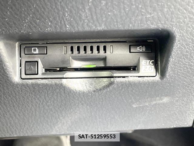 Toyota C-HR 2017-01 7804087-5