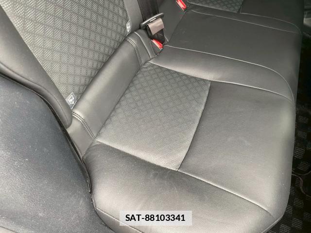 Toyota C-HR 2019-12 7806124-16