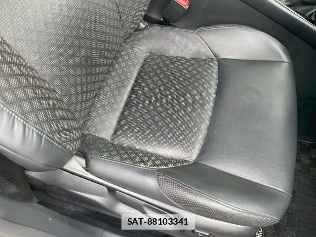 Toyota C-HR 2019-12 7806124-18
