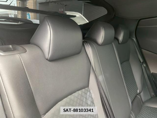 Toyota C-HR 2019-12 7806124-9