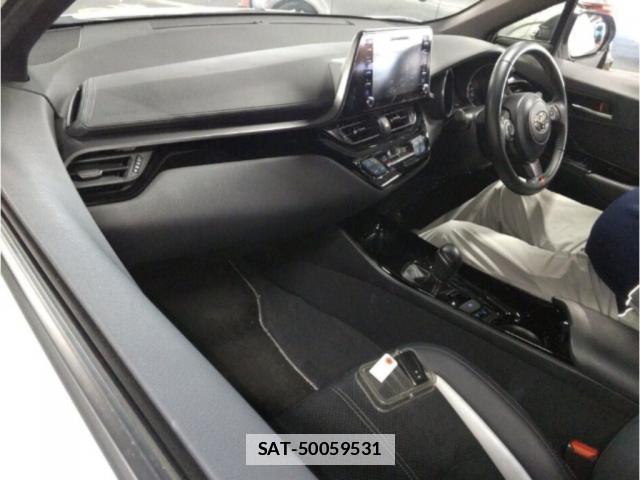 Toyota C-HR 2021-05 7807334-2