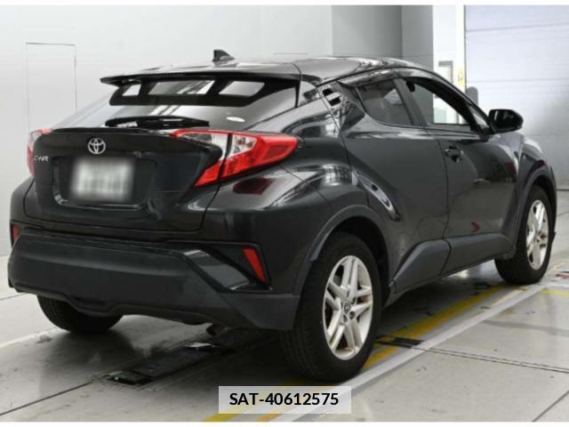 Toyota C-HR 2021-05 7807455-4