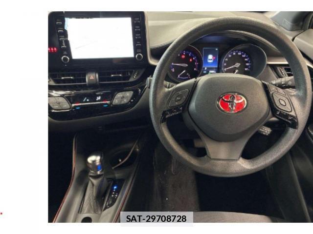 Toyota C-HR 2021-07 7807468-2