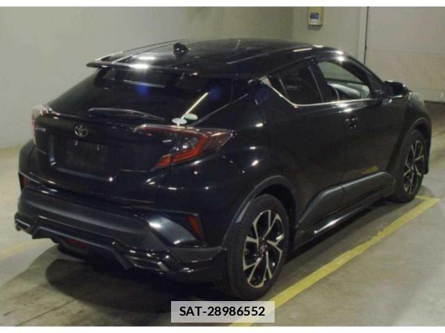 Toyota C-HR 2017-03 7807518-1