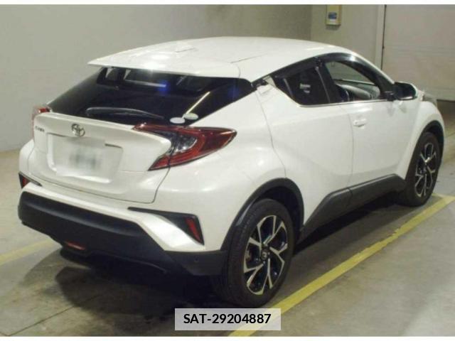 Toyota C-HR 2018-06 7807694-1