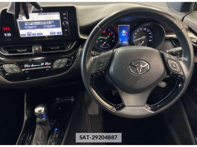 Toyota C-HR 2018-06 7807694-2