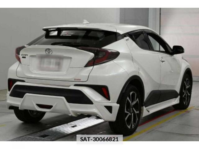Toyota C-HR 2017-06 7807833-1