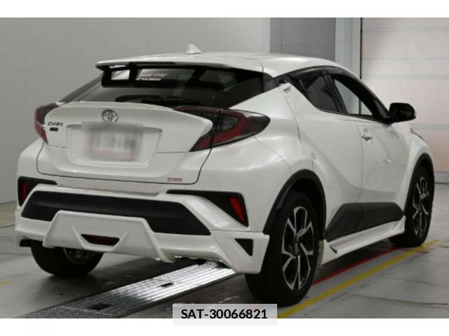 Toyota C-HR 2017-06 7807833-4