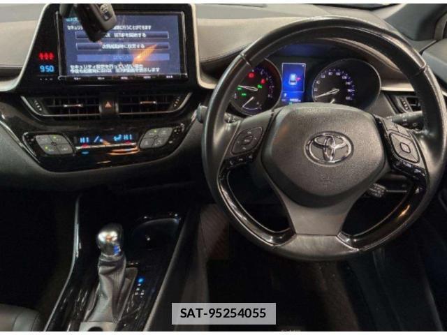 Toyota C-HR 2017-08 7807855-2