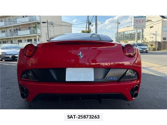 Ferrari California 2010-03 7804004-1