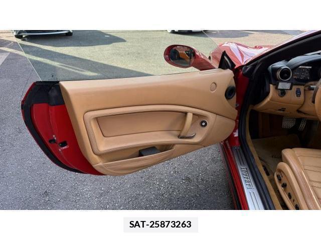 Ferrari California 2010-03 7804004-15