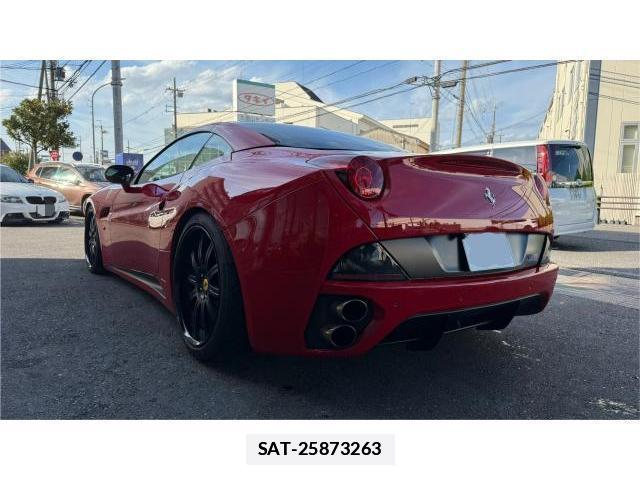 Ferrari California 2010-03 7804004-3