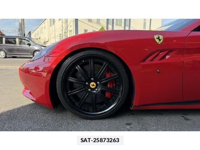 Ferrari California 2010-03 7804004-8