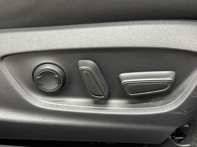 Toyota CAMRY 2019-04 7794855-10
