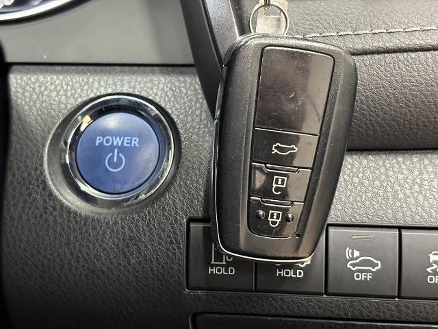 Toyota CAMRY 2019-04 7794855-11