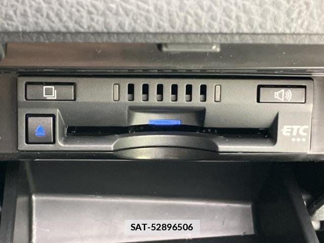 Toyota CAMRY 2020-03 7798839-17