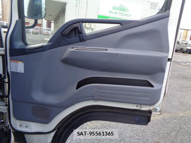 MITSUBISHI FUSO CANTER 2016-03 7793000-17