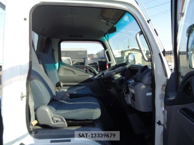 MITSUBISHI FUSO CANTER 2015-12 7793001-12