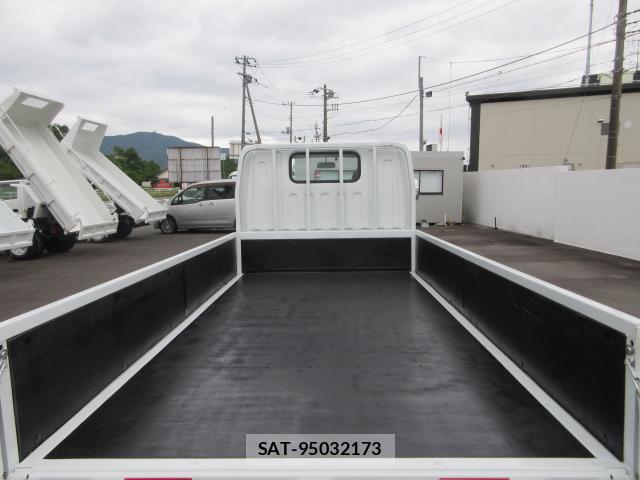 MITSUBISHI FUSO CANTER 2017-03 7793400-11