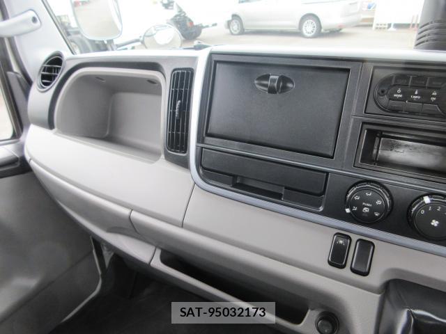 MITSUBISHI FUSO CANTER 2017-03 7793400-15