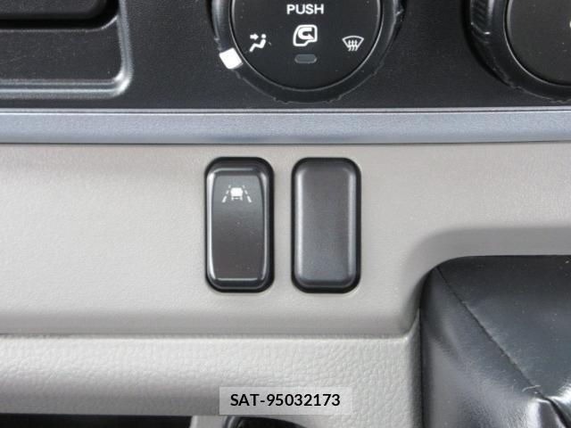 MITSUBISHI FUSO CANTER 2017-03 7793400-17