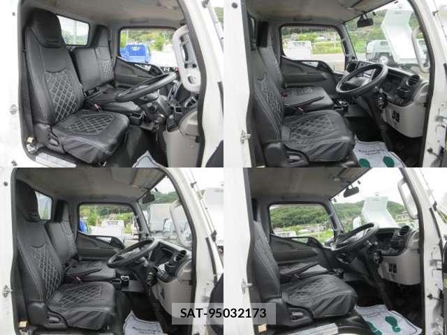 MITSUBISHI FUSO CANTER 2017-03 7793400-3