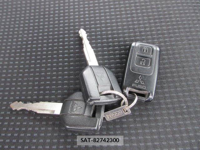 MITSUBISHI FUSO CANTER 2018-08 7793401-18