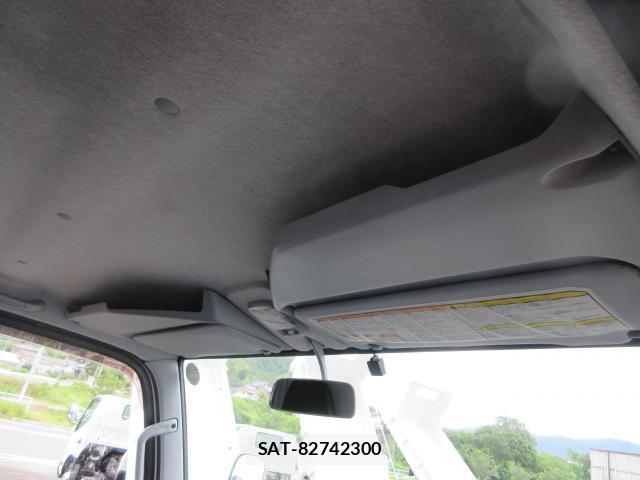 MITSUBISHI FUSO CANTER 2018-08 7793401-19