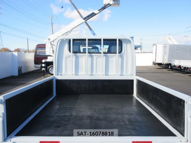 MITSUBISHI FUSO CANTER 2016-04 7793404-12