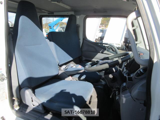 MITSUBISHI FUSO CANTER 2016-04 7793404-13