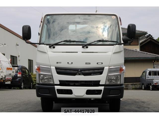 MITSUBISHI FUSO CANTER 2015-08 7793471-1