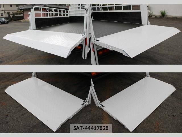 MITSUBISHI FUSO CANTER 2015-08 7793471-16