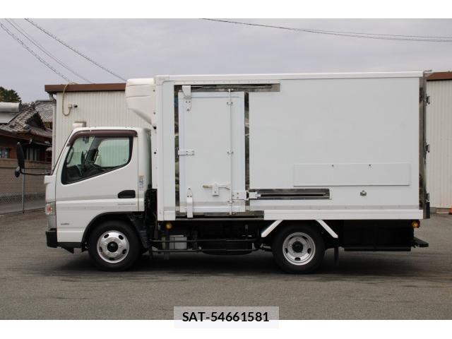 MITSUBISHI FUSO CANTER 2017-07 7793472-3