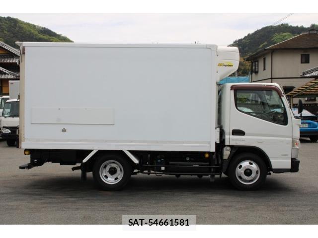 MITSUBISHI FUSO CANTER 2017-07 7793472-4