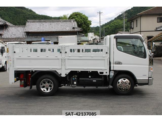 MITSUBISHI FUSO CANTER 2019-04 7793529-4