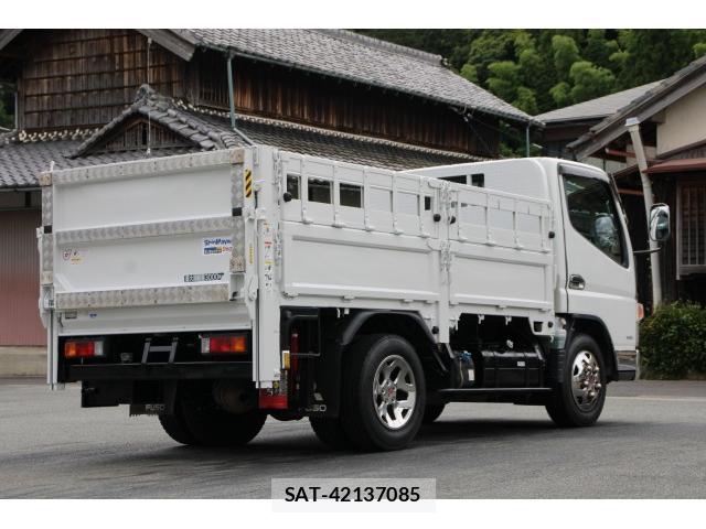 MITSUBISHI FUSO CANTER 2019-04 7793529-6