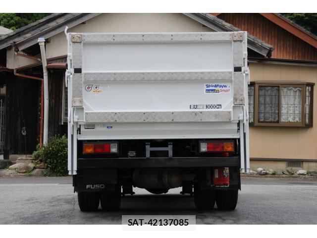 MITSUBISHI FUSO CANTER 2019-04 7793529-7