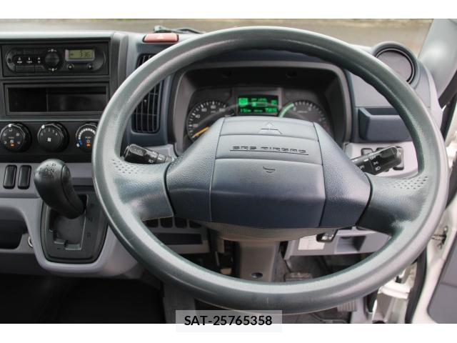 MITSUBISHI FUSO CANTER 2015-05 7793535-7