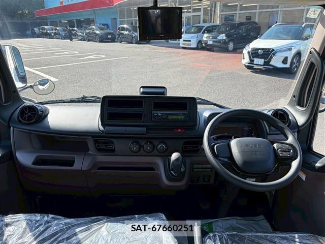 MITSUBISHI FUSO CANTER 2025-07 7794617-1