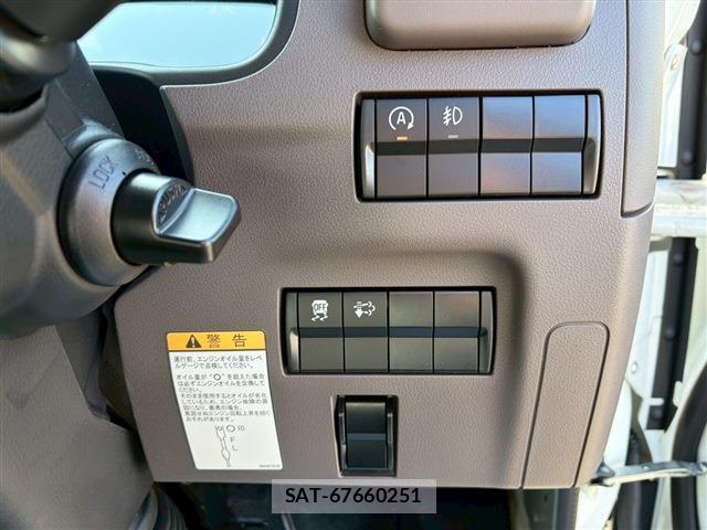 MITSUBISHI FUSO CANTER 2025-07 7794617-13