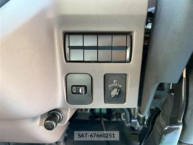 MITSUBISHI FUSO CANTER 2025-07 7794617-14