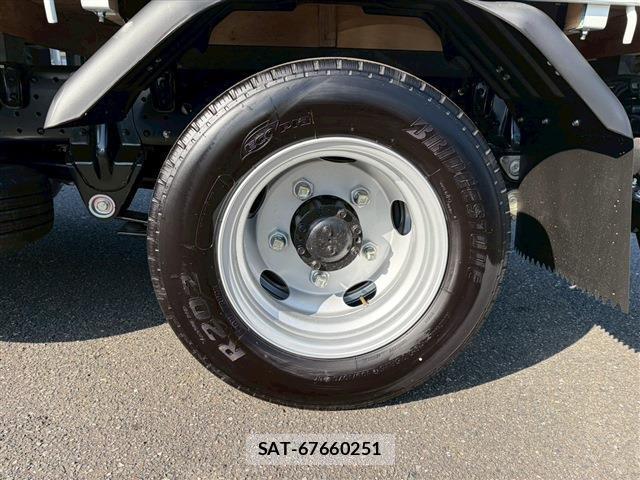 MITSUBISHI FUSO CANTER 2025-07 7794617-18