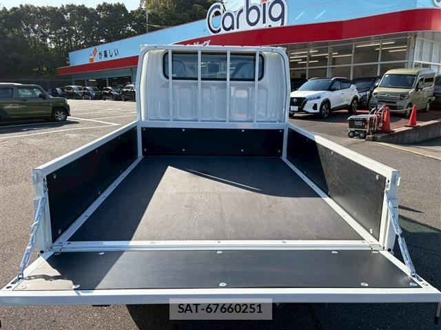 MITSUBISHI FUSO CANTER 2025-07 7794617-19