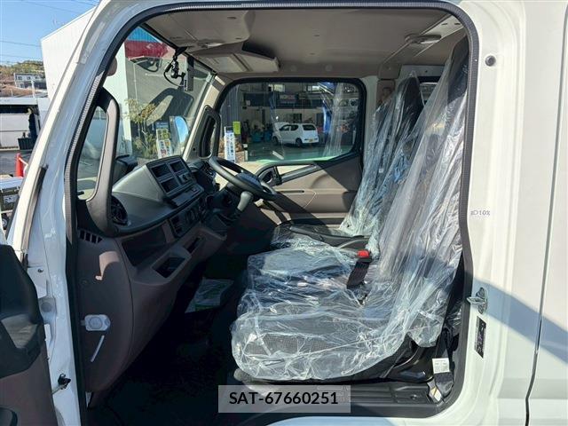 MITSUBISHI FUSO CANTER 2025-07 7794617-2